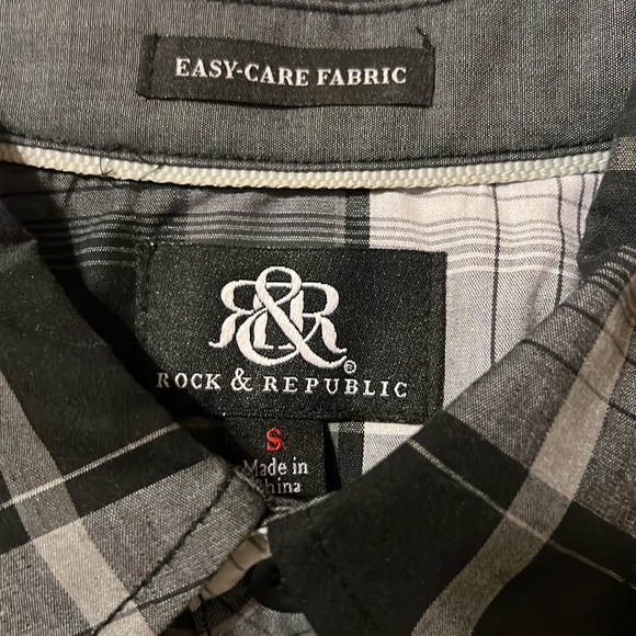 Rock & Republic button down short sleeve shirt - Picture 2 of 2